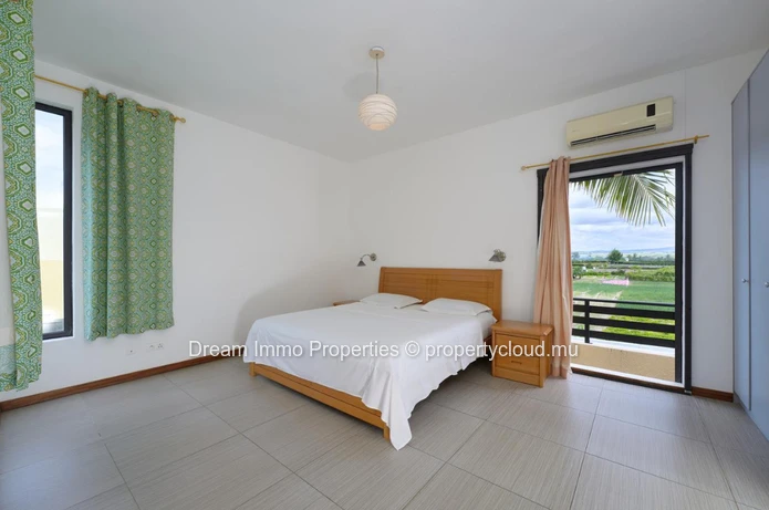 Seafront! Stunning 4-Bedroom Villa With Sea & Mountain Views In Belle Mare - Mauritius