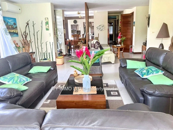 Villa exceptionnelle à vendre Située à #vieuxgrandport A proximité de la plage 