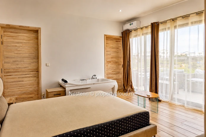 Villa moderne de 3 chambres sur deux niveaux, avec piscine privée et vue sur la mer