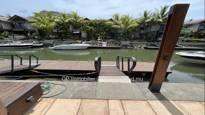 3-Bedroom RES Townhouse with Private Pool in Black River