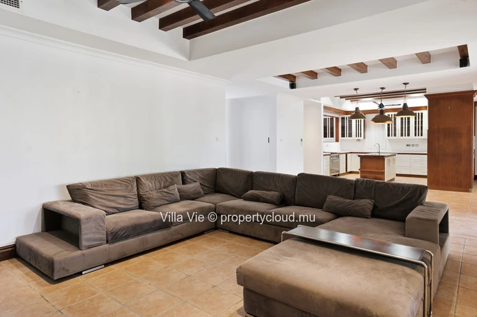 Calodyne - Maison spacieuse de style méditerranéen de 6 chambres (Mandat exclusif)