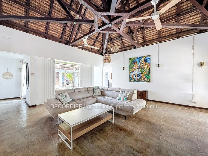 Charming home with spacious garden