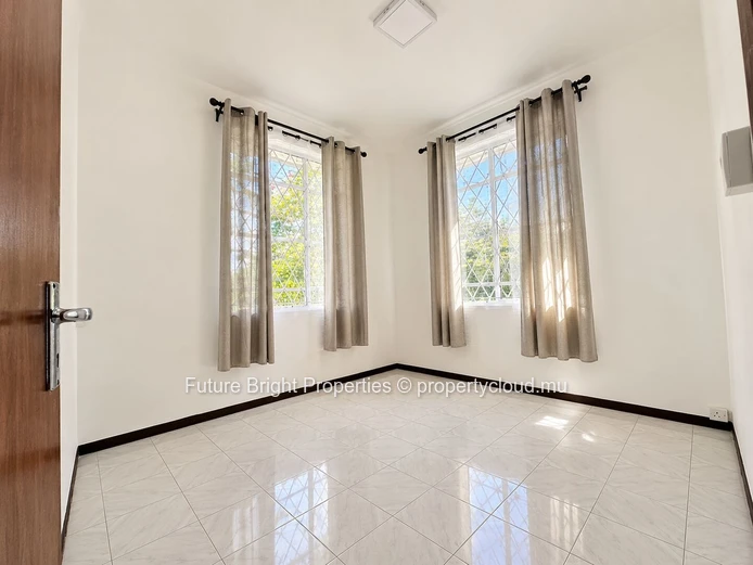 Maison meublée de 4 chambres en rez-de-chaussée à louer à Beau Bassin