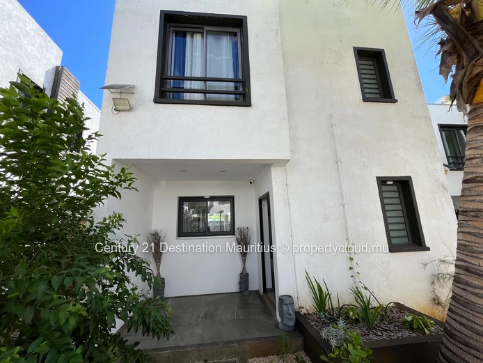 3-Bedroom Furnished Villa | Salt Water Pool | Chemin 20 Pieds Grand Baie | Accessible To Foreigners Pds