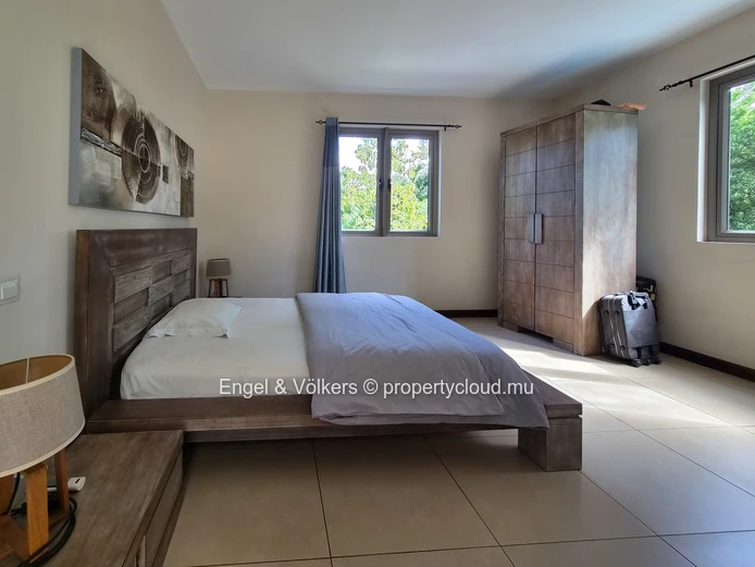 Spacious 3-Bedroom Apartment in a Convenient Coastal Location