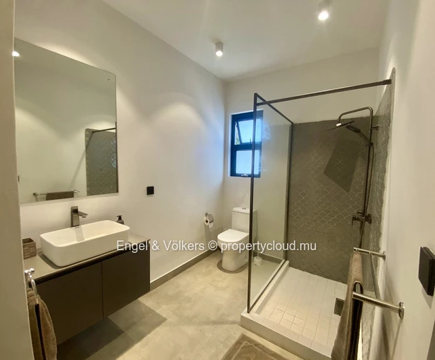 Modern 3-Bedroom Apartment for Sale – West Coast Living at Its Best