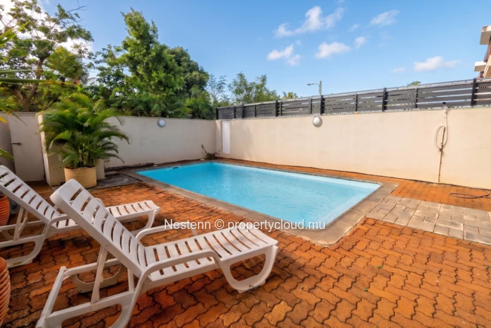Elegant 3-bedroom duplex with private pool 