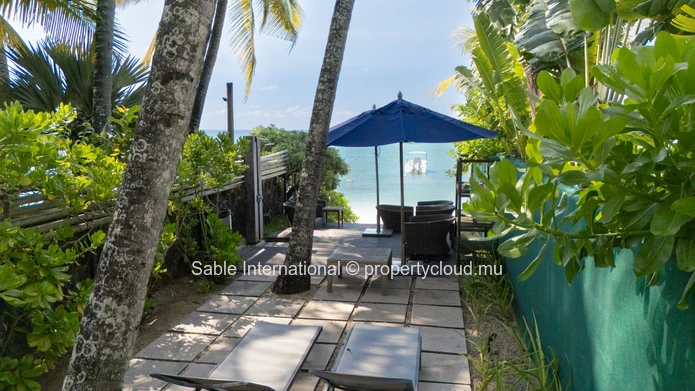 Villa PDS à vendre à Péreybère, 416m², 3 chambres, piscine privée, Vue mer, Proche Golf, Meublé.
