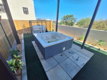 2 Bedroom Townhouse, Duplex