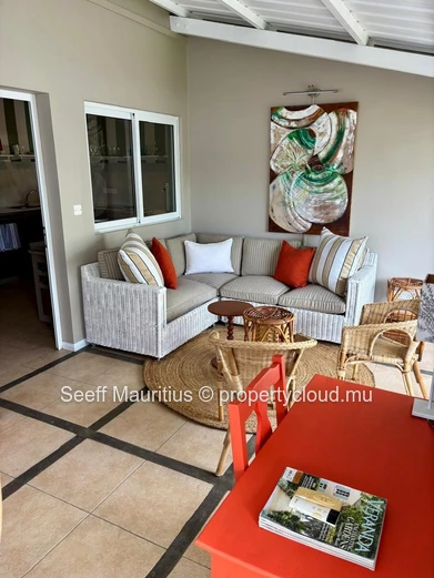 Penthouse Entièrement Meublé à Vendre – À Deux Pas de la Plage de Bain Boeuf 