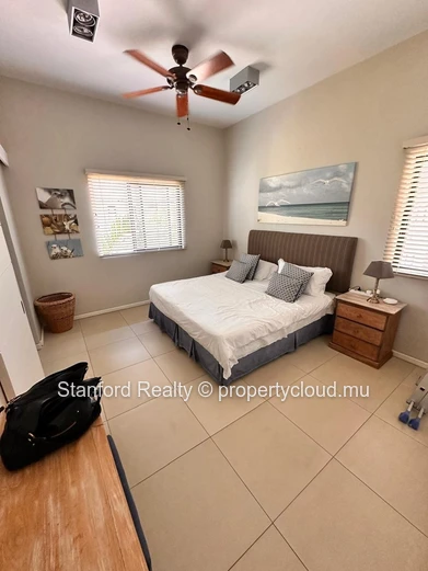 Villa de Luxe de 4 Chambres en Bord de Rivière à Vendre – Tamarin, Ouest