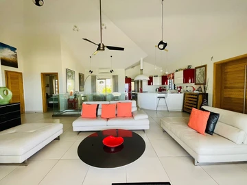 5 Bedroom Villa