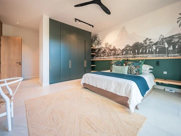 5 Bedroom Villa