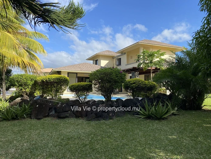 Hillside - 4 bedroom family house with swimming pool
