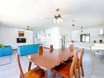 Exceptional Villa Facing Belle Mare Beach