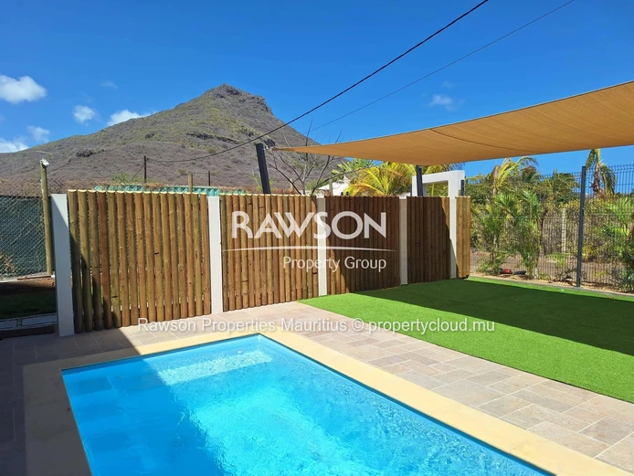 Newly House with 100% Solar Photovoltaic System for Rent in Tamarin