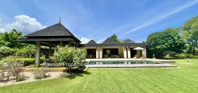 4 Bedroom Villa For Sale in Tamarin