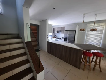 Townhouse, Duplex de 3 Chambres