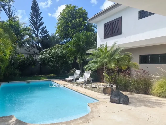 Contemporary Villa for Rent-Large Garden and Modern Comfort