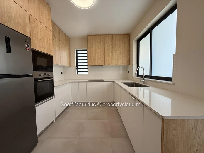 Exceptional Modern Duplex – Just Steps from Pereybere Public Beach
