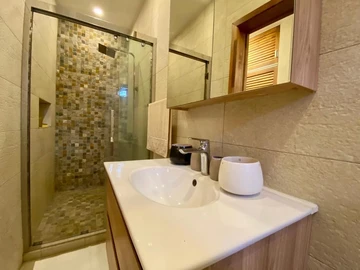 5 Bedroom Villa