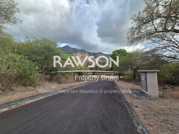  2 200 m² - Terrain à Vendre à Grande Rivière Noire
