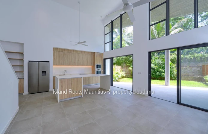 Beautiful Duplex for Sale - Pointes aux Canonniers!