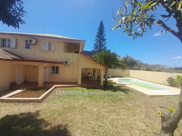 Maison meublée à vendre à Grand Baie