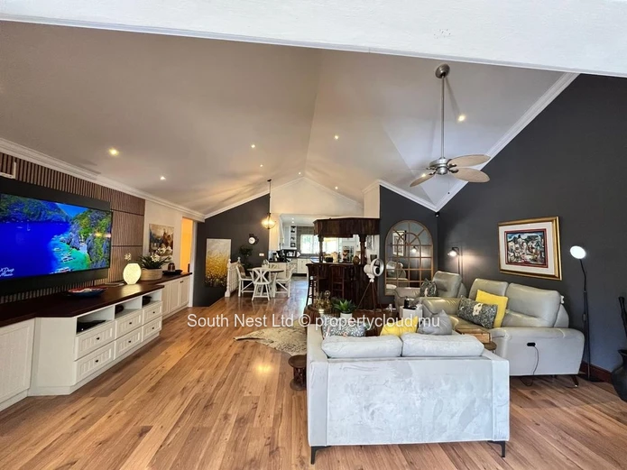 Elegant Family Residence in a Prime and Secure Estate