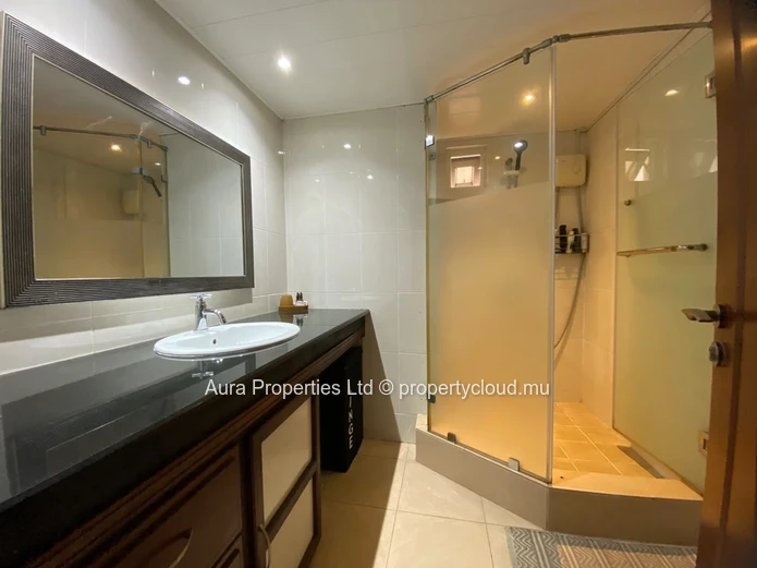 Spacieux 3 chambres 201m², grand séjour et cuisine équipée à Beau Bassin