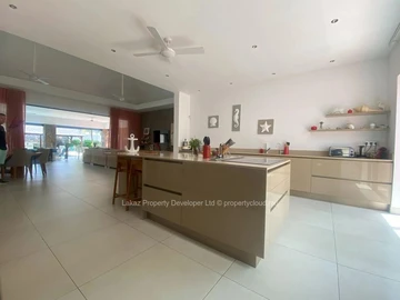 4 Bedroom Villa