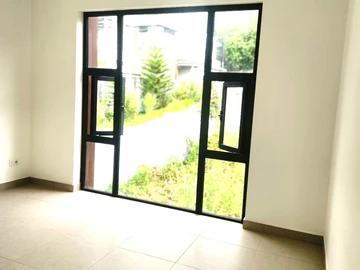 5 Bedroom Townhouse, Duplex