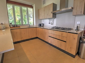 Spectacular colonial-style 4-bed villa 