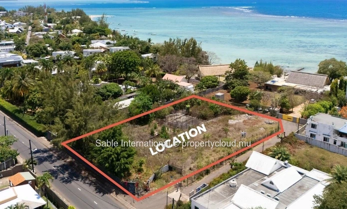 "Modern Apartment with Communal Pool in Tamarin, Rivière Noire - Black River Area