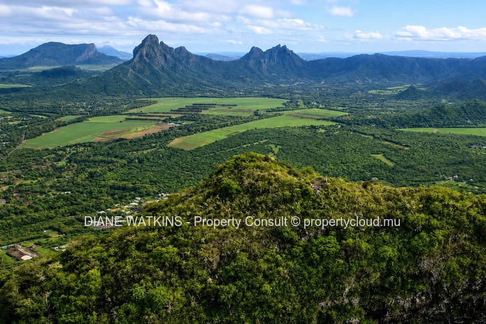 2,470 m² Residential Land in Belouguet with Mountain Views