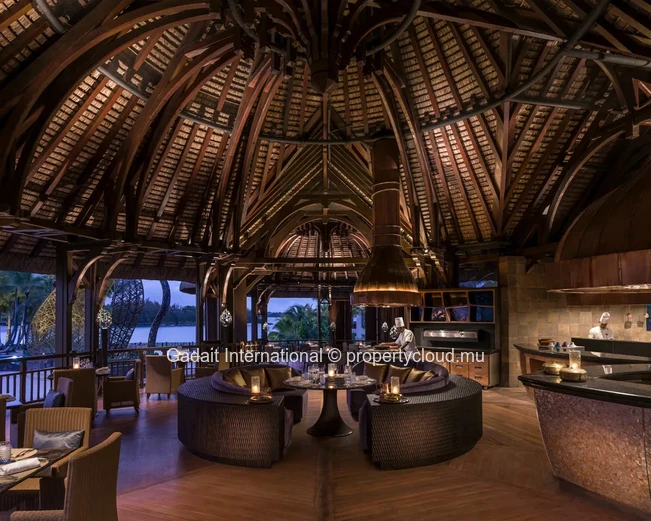 Villa de luxe en bord de mer à vendre | Plage privée et vues sur l'Océan Indien
