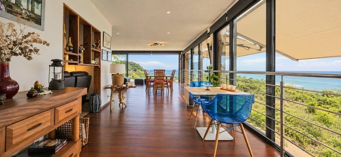 Unfurnished family house of approximately 230 m² at Flic-en-Flac