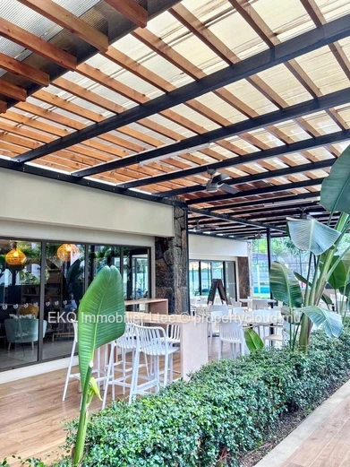 Stunning 2-Bedroom Apartment with Pool in Pointe aux Canonniers