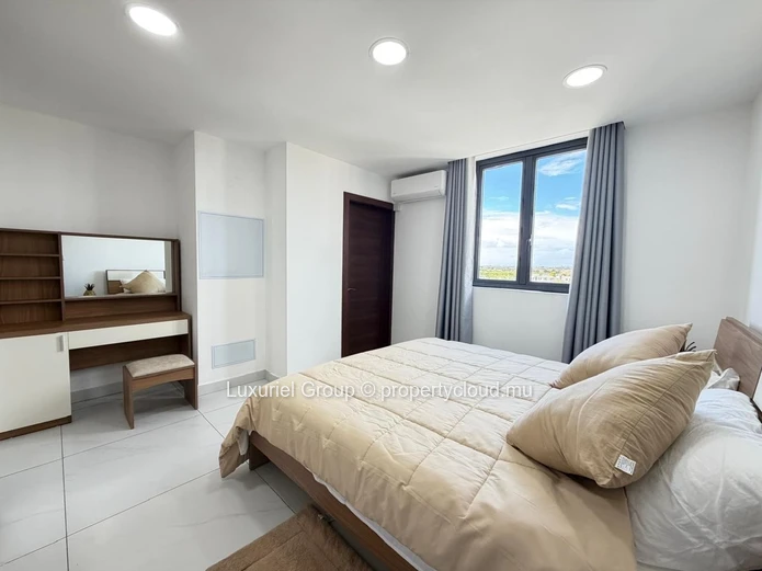 Beautiful Penthouse For Rent In Grand Baie – Stunning Views & Private Rooftop Pool