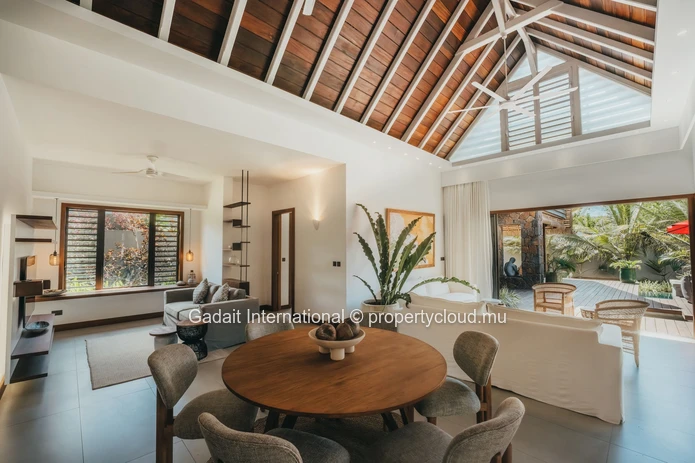 Luxury 3-Bedroom Villa in Grand Baie – Tropical Elegance and Exclusive Island Living in Mauritius
