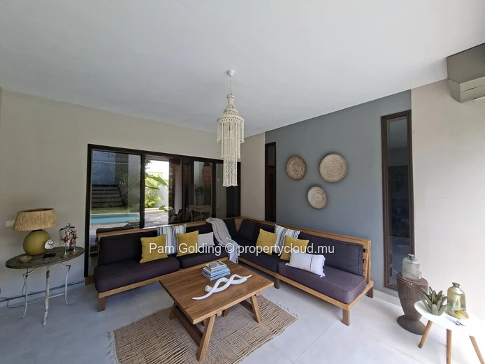 Villa de caractère à vendre – Les Lauriers, Calodyne