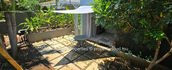 For Sale – Elegant architect-designed villa of 200 m² in Albion