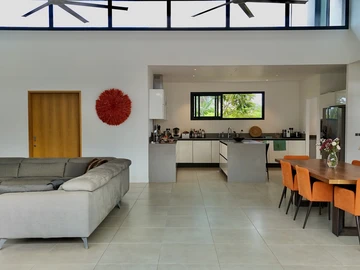 5 Bedroom Villa