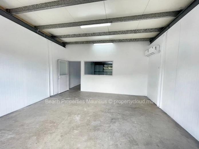 75m² Commercial / Retail / Office space in Black River