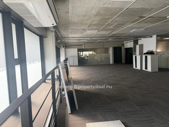 Espaces bureaux de 246m2