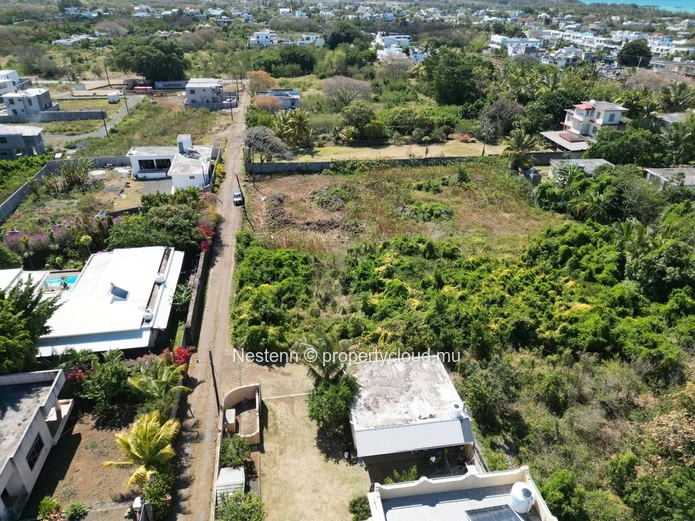 Prime Corner Plot of 1,055 m² for Sale Next to Intermart Calodyne