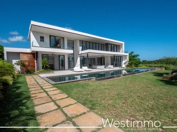 TAMARIN - Exceptional 6 bedrooms villa with minimalist style