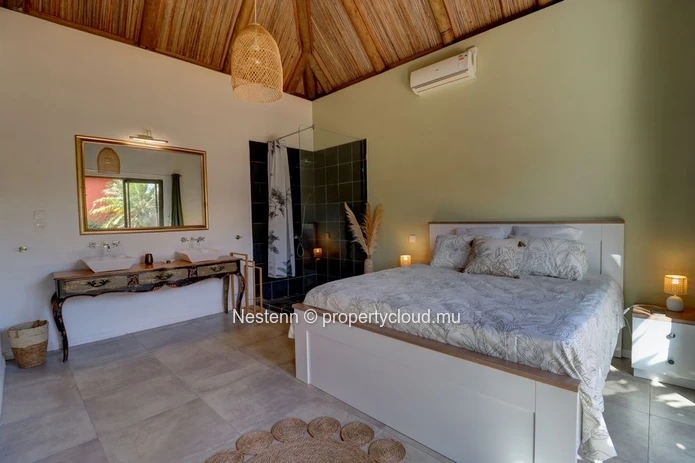 Charming villa in a secure residence in Pointe aux Piments