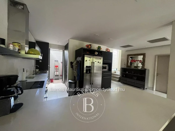 RIVIERE NOIRE - Elegant duplex on the marina - 3 bedrooms