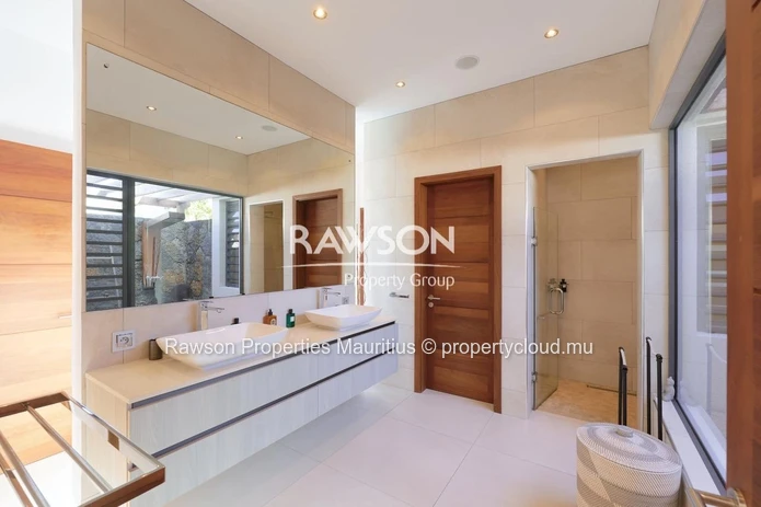 Villa 4 Chambres | Piscine Et Jardin Privés | Pereybere | Accessible Aux Étrangers | €